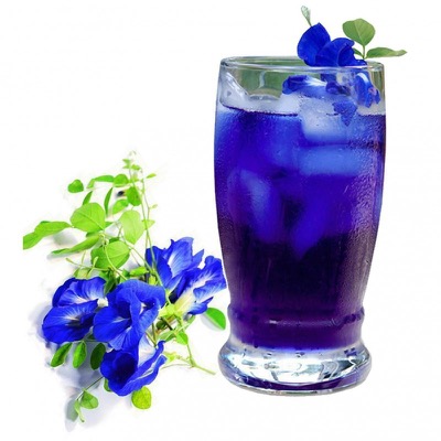 bebida con blue matcha